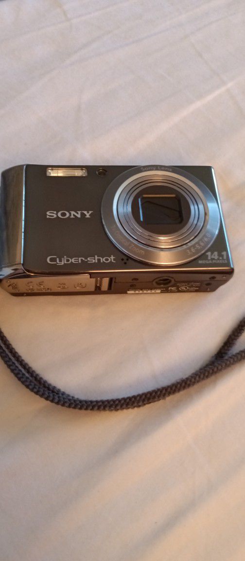 Sony Cyber Shot Digital Camera 