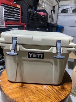 YETI Roadie Hard Cooler Tan