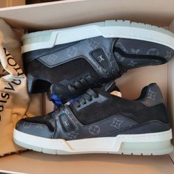 LV TRAINERS  MENS 9.5