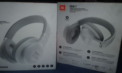 (Factory sealed) JBL wireless headphones