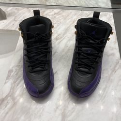 Jordans 12’s Black And Purple Size 7 Wearing Once 