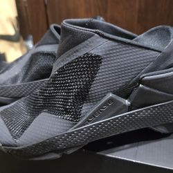 Nike Go Flyease, 9 Women/7.5 Men