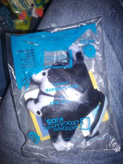 4 national geographic plushies (2 each)