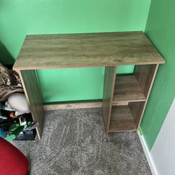 Small Desk And Chair 