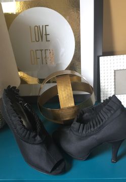 Black peep toe bootie