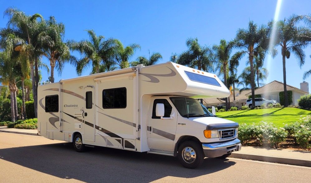 Chateau Sport 29' RV, Class C Motorhome