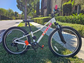 Trek Precaliber 24” Kids Mountain Bike - 8 Speed (Fresh Tune-Up)