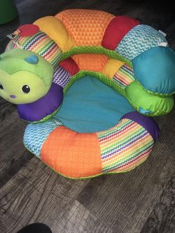 Infantino tummy time and seated support