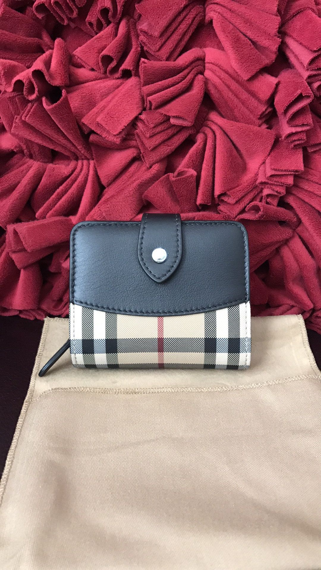 Burberry wallet new