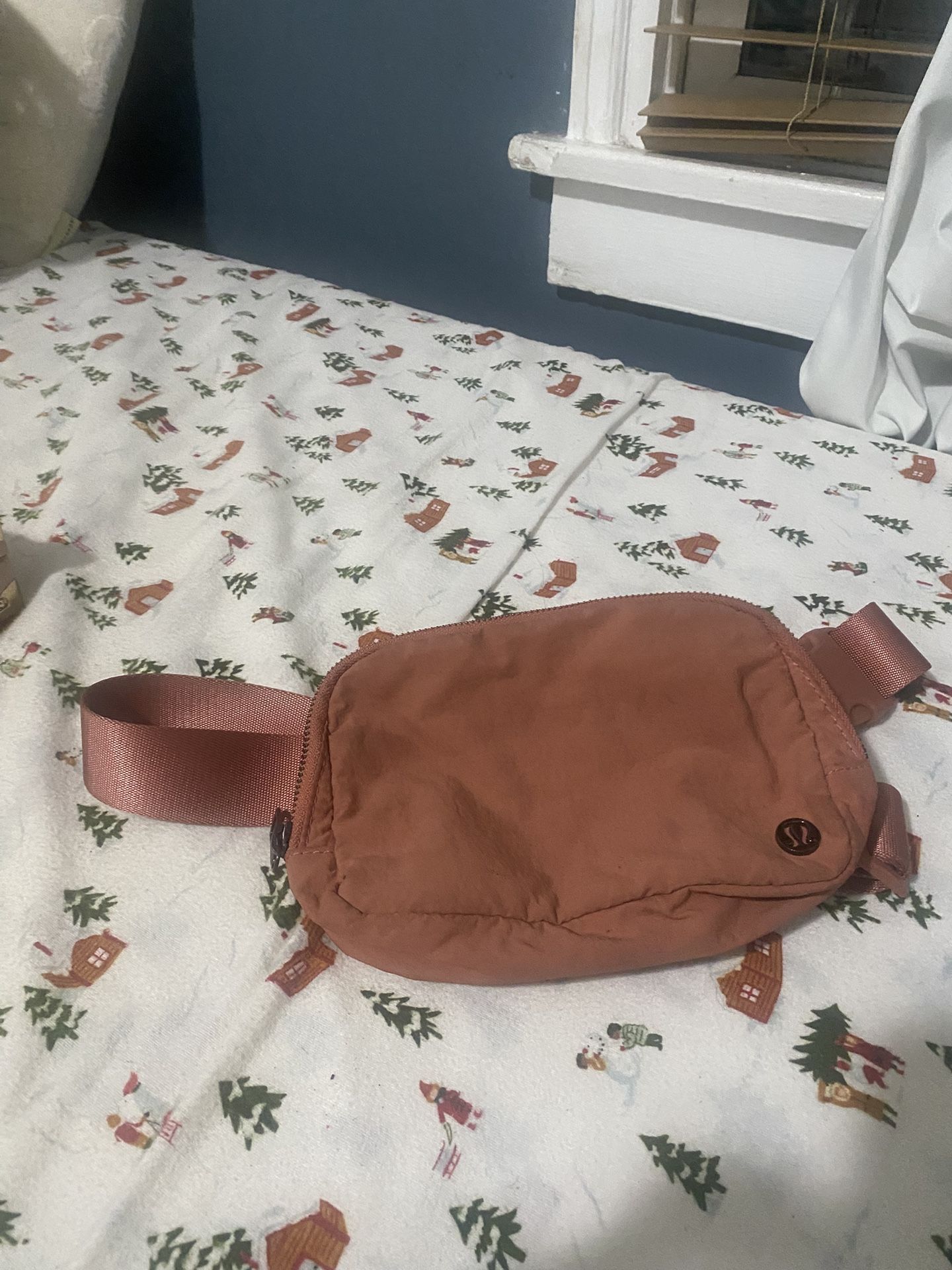 Lululemon Pink Salmon Bag Fanny Back