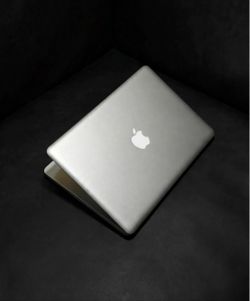 Apple MacBook Pro 13” i5/8GB/256GB SSD $140