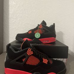 BRAND NEW Jordan 4 Retro Red Thunders 