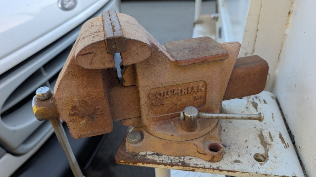 Columbian D44 Vise 4.5" Made In USA W Anvil Swivel Vice Tool Clamp