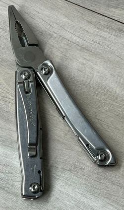 Leatherman Rev Stainless Steel Multi-Tool With Pocket Clip (PO1023061)