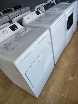 $878 whirlpool electric washer dryer set