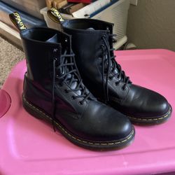 Doc Martens Women’s size 11  
