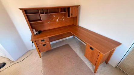 Solid Wood L OFFICE DESK in good condition