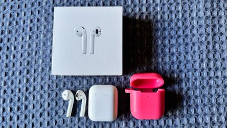 Apple EarPods- 2nd Gen.with Charging Case And Protecting Silicone Case