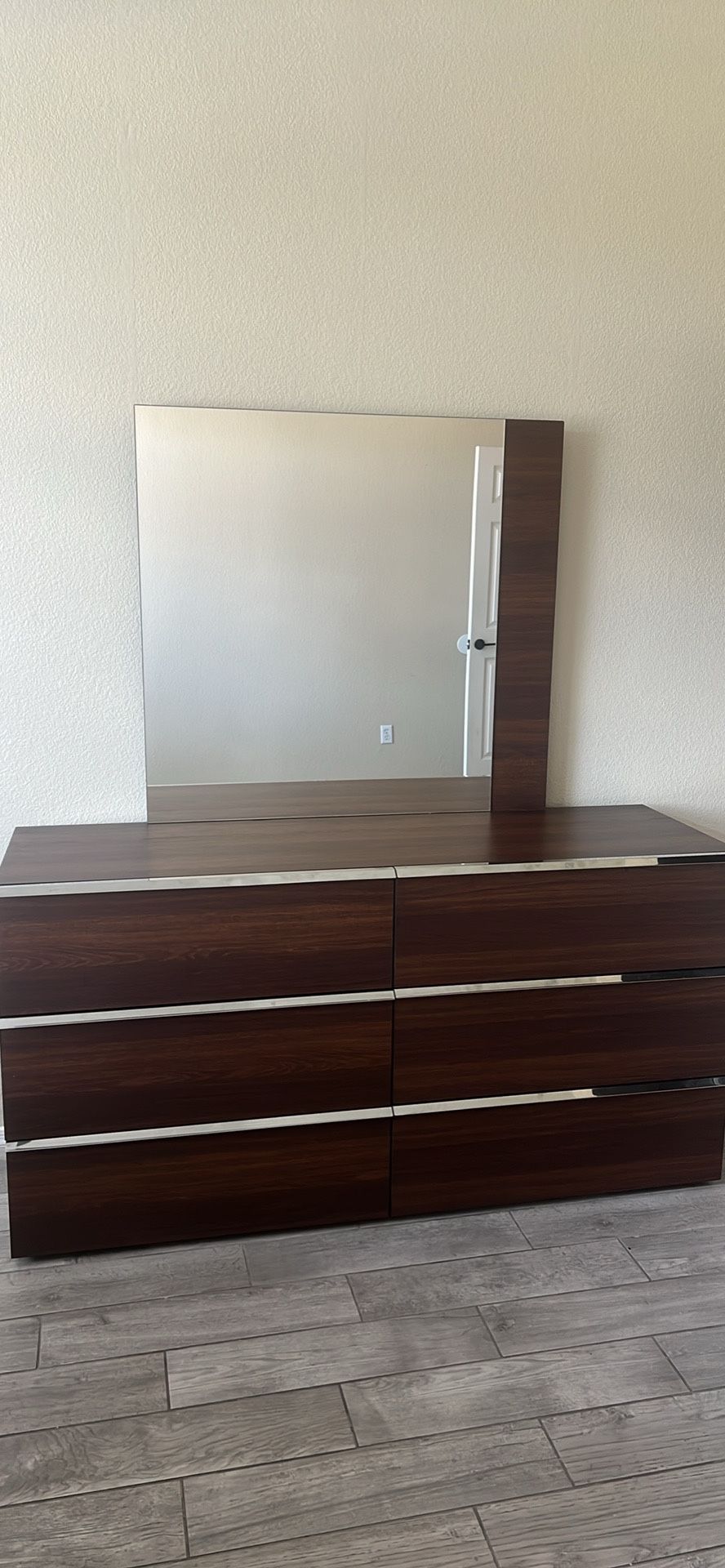 6 Drawer Dresser With Mirror