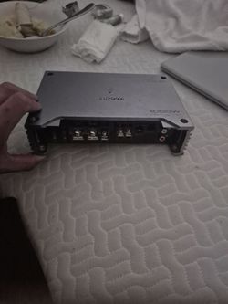 Kenwood kac 511. 1000 watt car amp