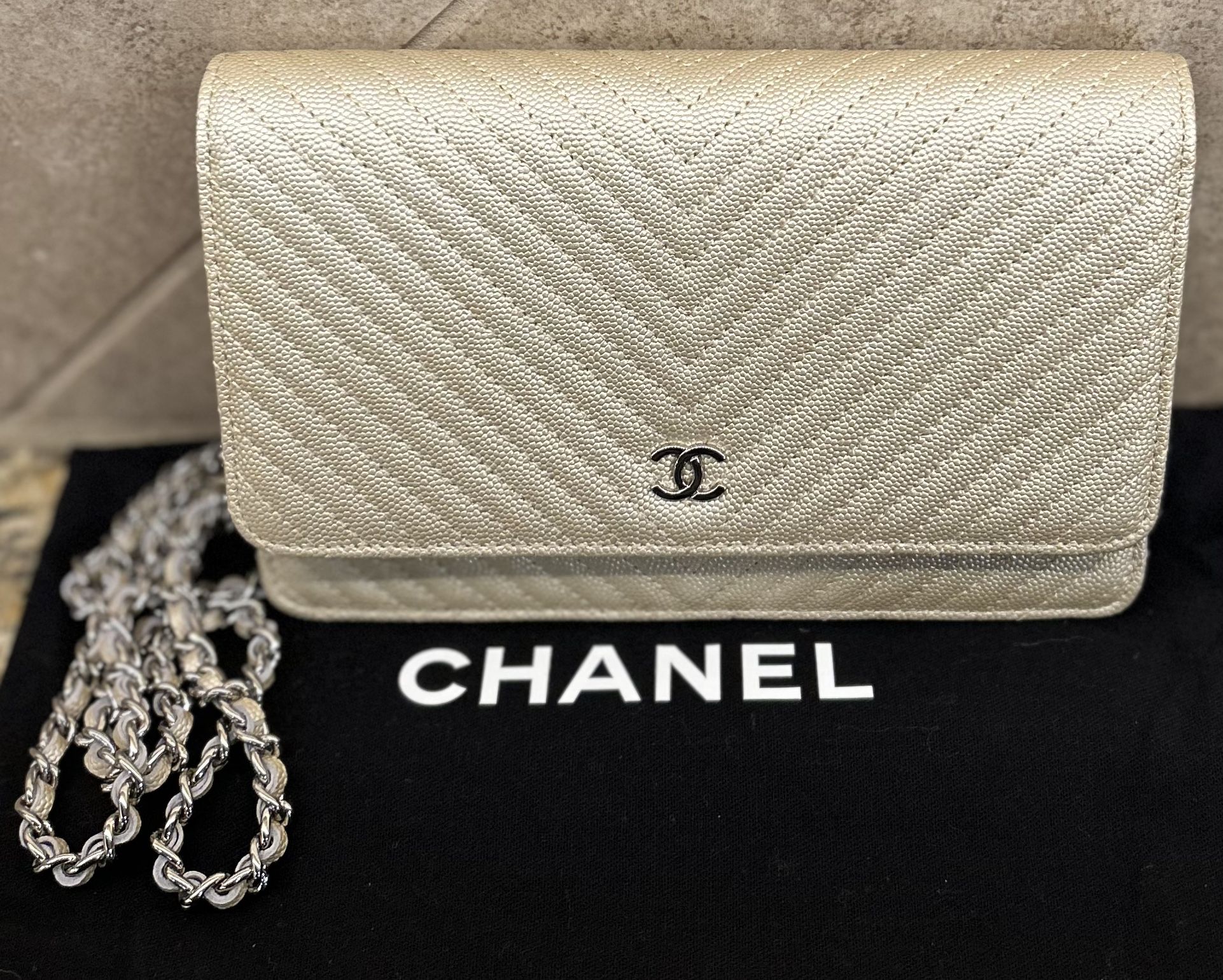 CHANEL WALLET ON CHAIN