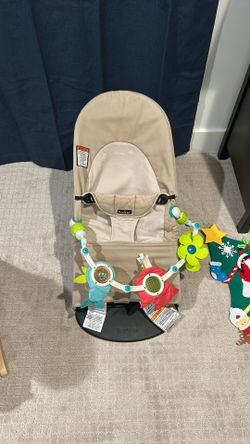 Baby bjorn Bouncer With Toy Bar