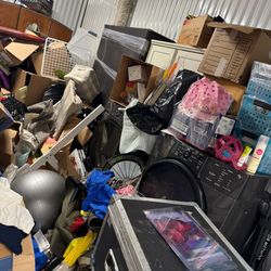 🔥 MASSIVE STORAGE UNIT SALE – ONLY $700 for EVERYTHING! 🏷️ St. Petersburg, FL 🔥