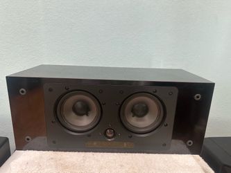 NHT VS-2 two-way, acoustic-suspension LCR (Left-Center-Right) speaker