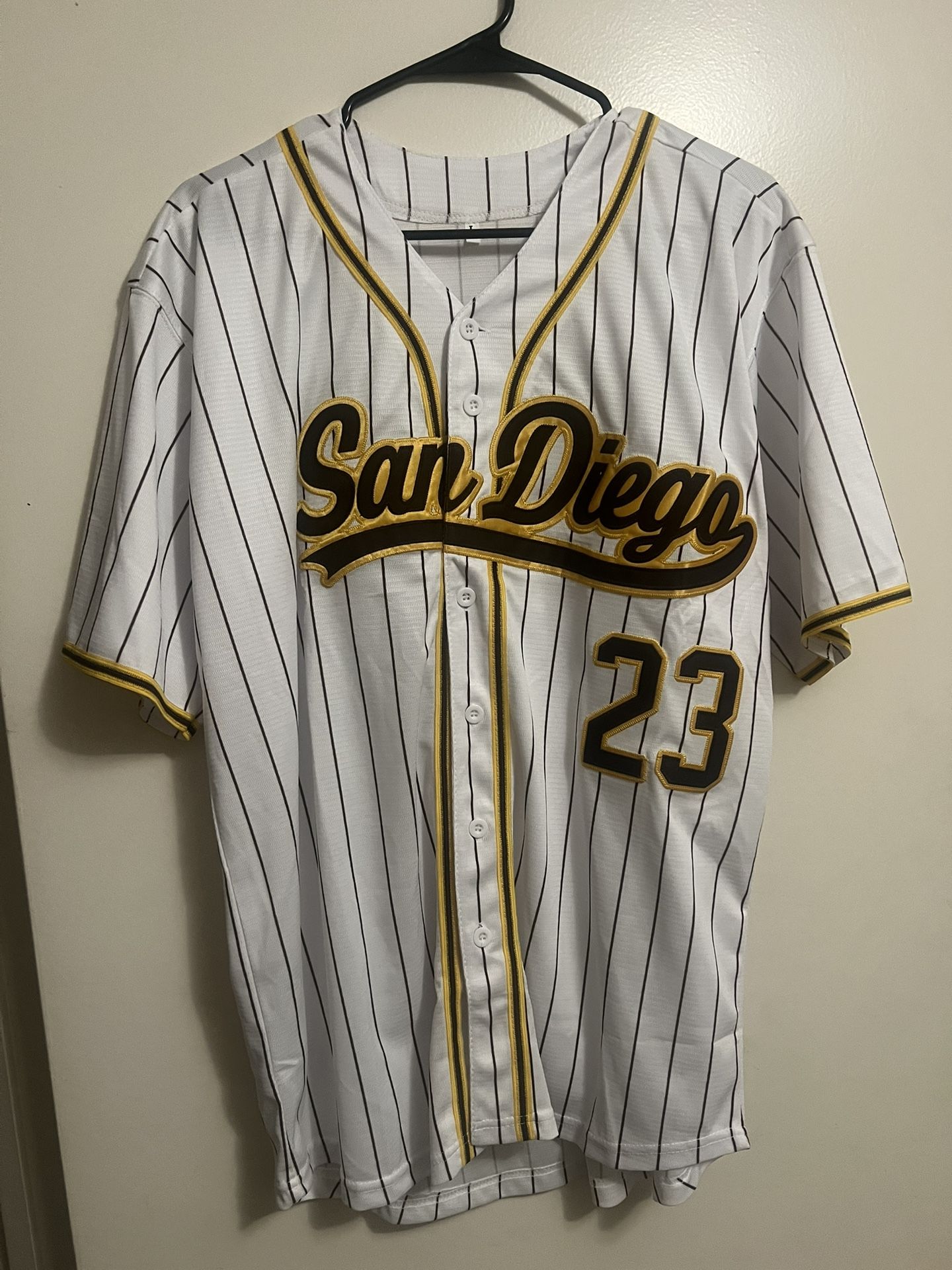 Tatis Jr Padres Jersey LARGE -never worn.