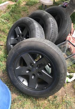 Solus p225/65R17 Rines /tired good