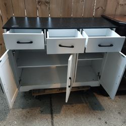  Cabinet. 42"X32" 90$.Mirror 42"X 36"20$