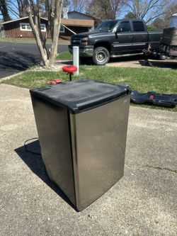 Kenmore Elite Mini Fridge (R134A)