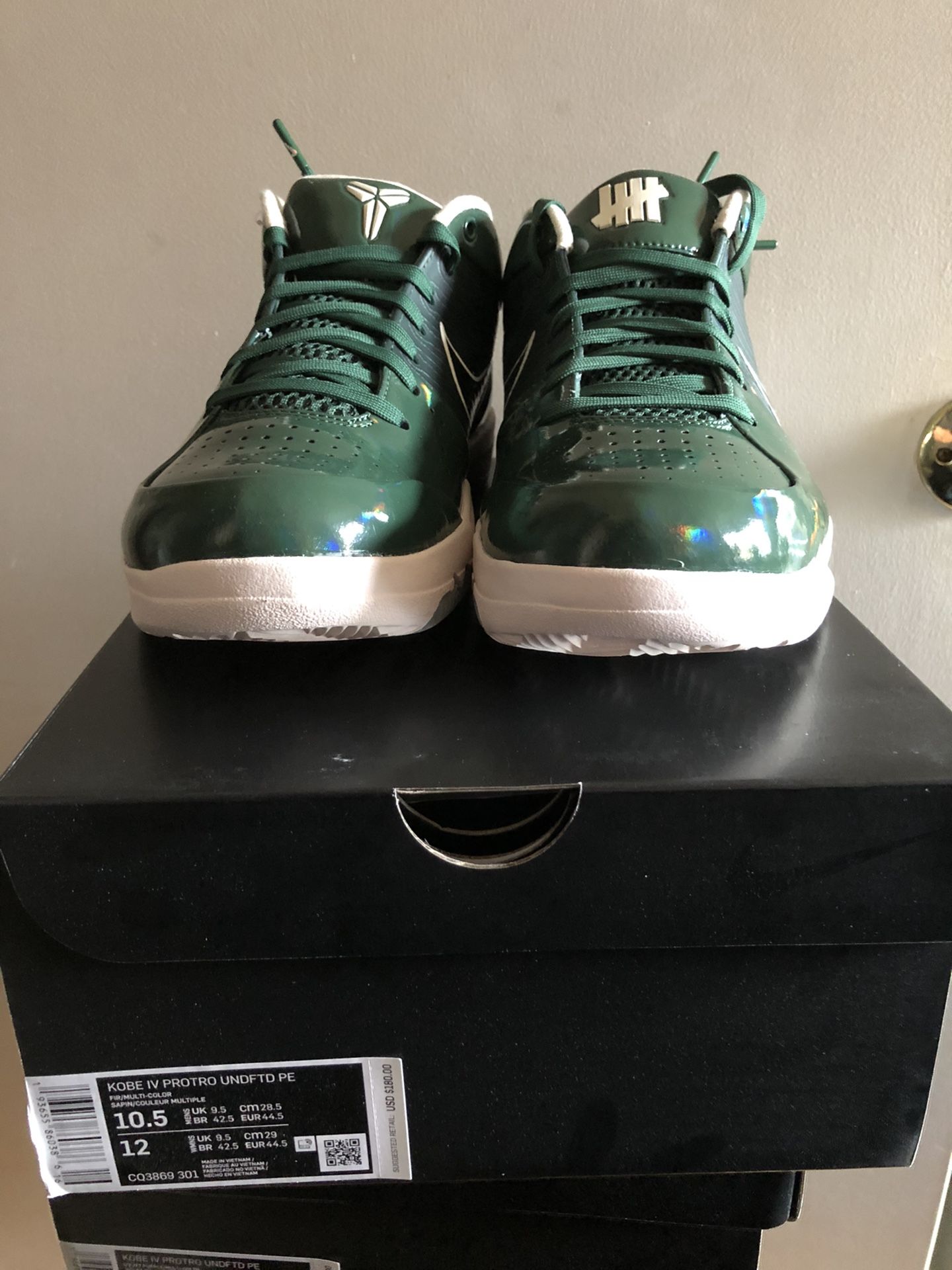 Nike Kobe 4 Protro Undefeated Milwaukee Bucks Size 10.5 Brand New