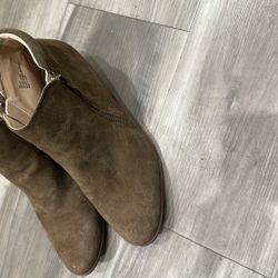 Apri Women’s Boots Size 9m