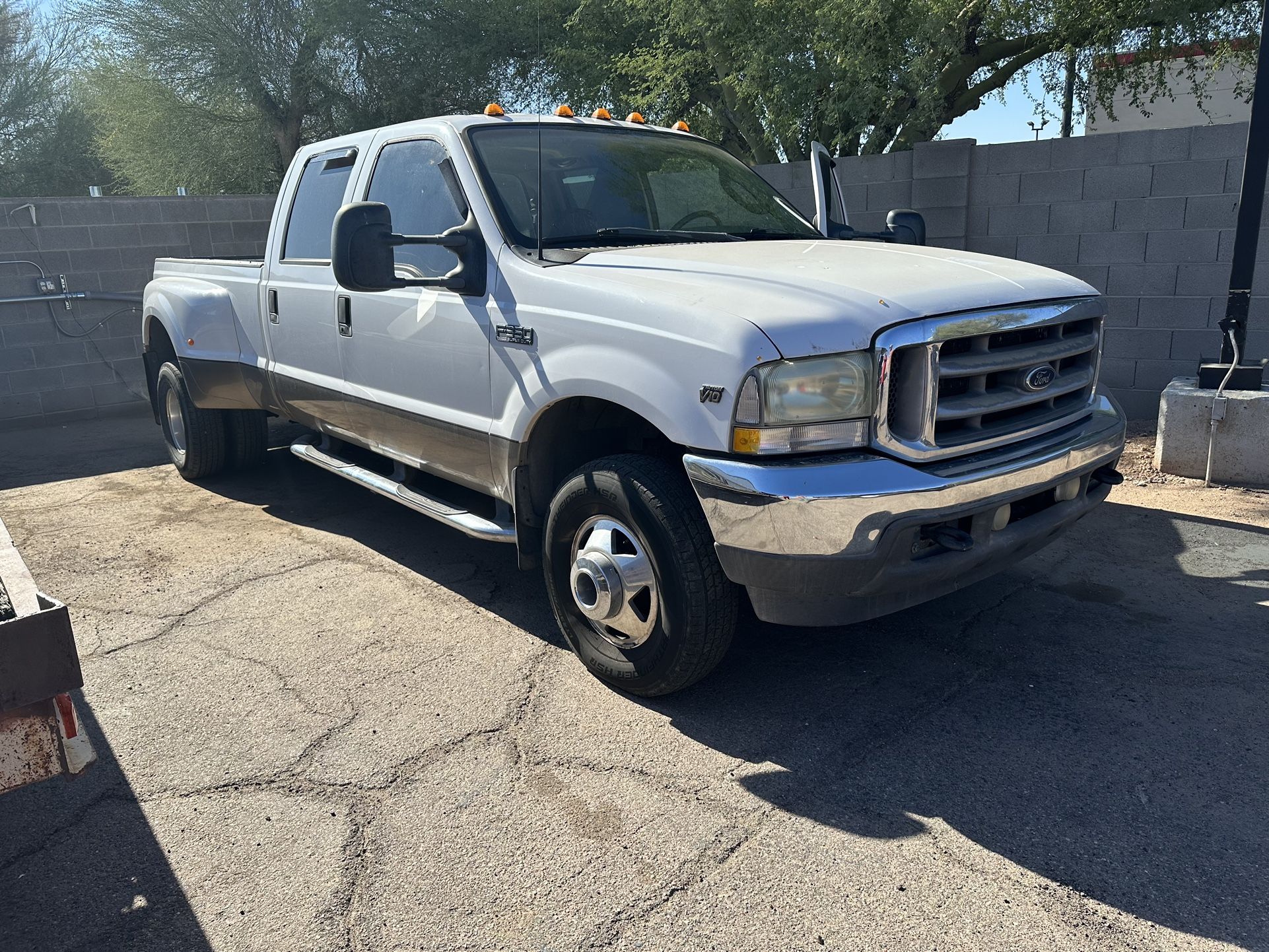 Ford F350 Dually 4x4