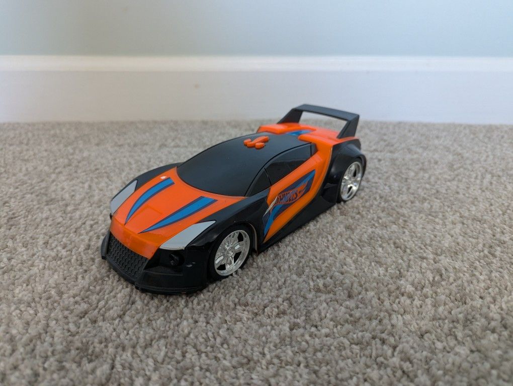 Hot Wheels Color Crashers Quick N' Sick