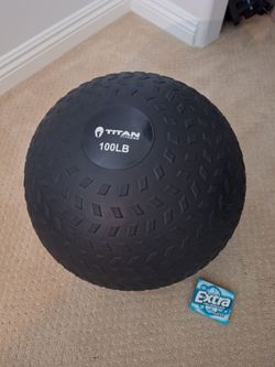 Titan fitness 100 lb rubber tread slam ball dead bounce
