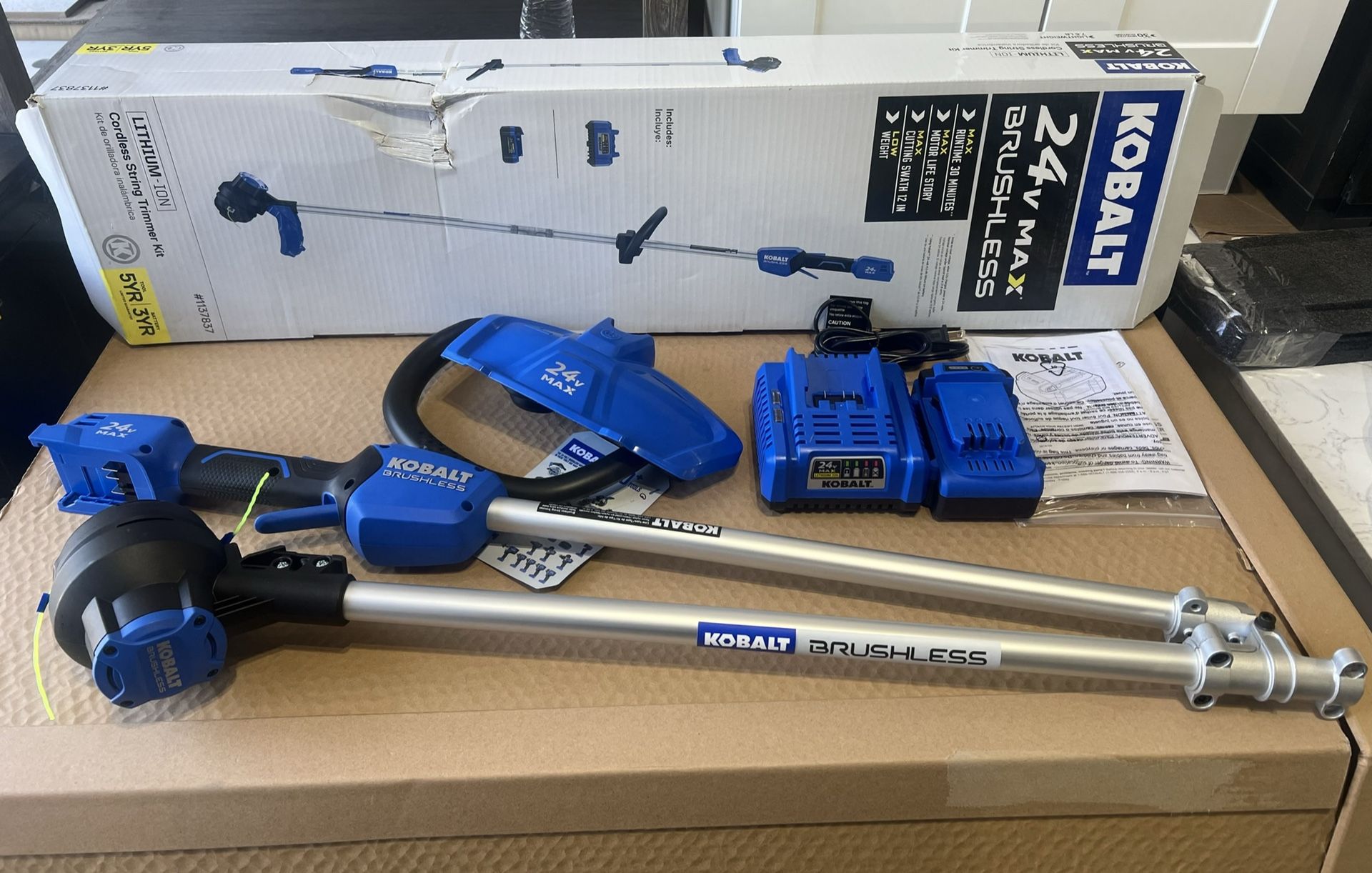 Kobalt 24-volt 14-in Straight Shaft Battery String Trimmer 4 Ah (Battery and Charger Included)