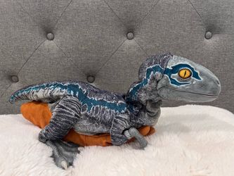 Jurassic World Real FX Blue Baby Dinosaur Toy,