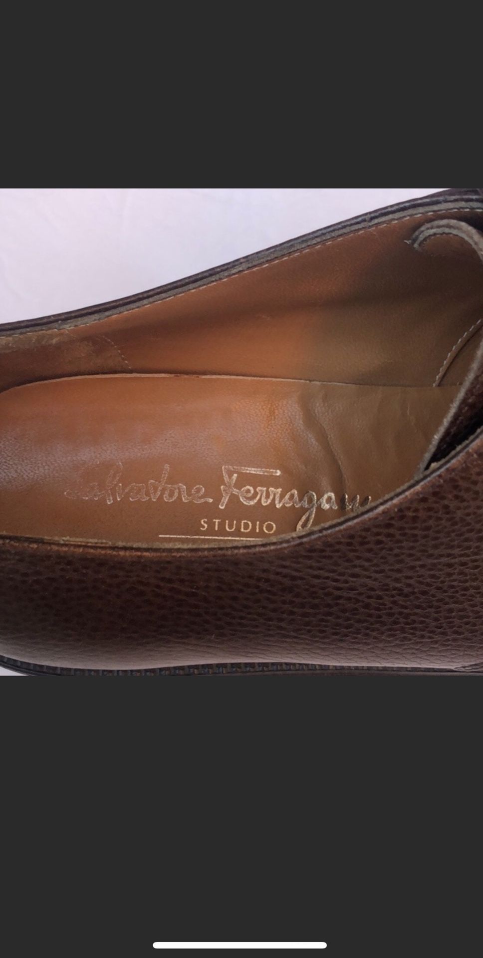 SALVATORE FERRAGAMO Leather Round Toe Oxfords