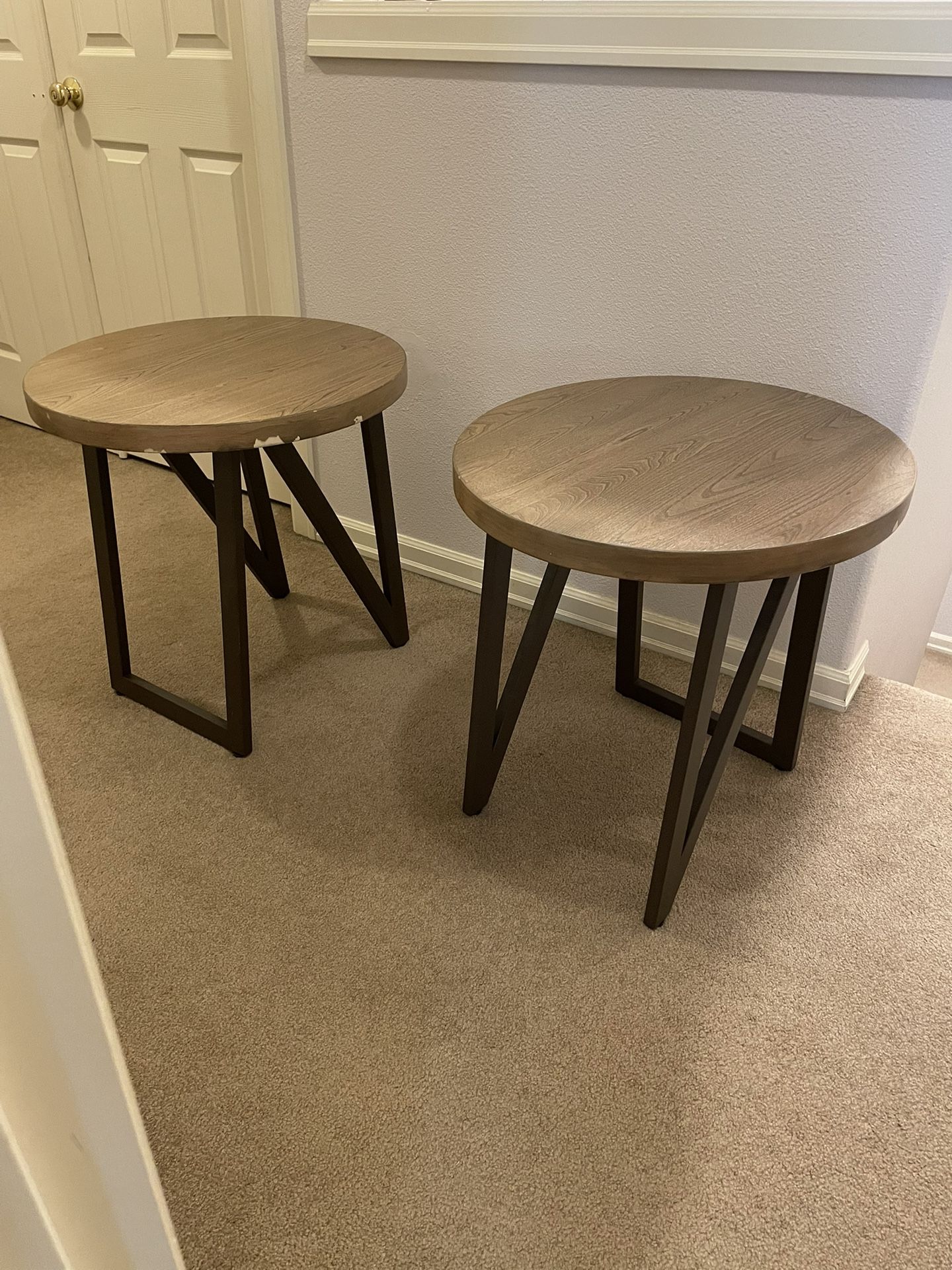 Round Stand Table With Metal Leg