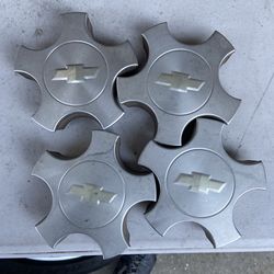 Chevy equinox 05-09 center rim caps