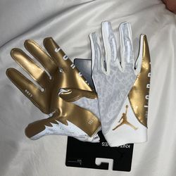 🏈 Jordan Knit Metallic Gold Football Glove [SIZE LARGE] Make An Offer Price Negotiable 