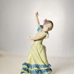 Lladro Lolita Flamenco Dancer Girl Figurine