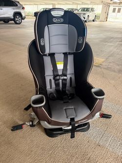 Graco Extend2Fit Convertible Car Seat (2022) - Excellent Condition, No Accidents!