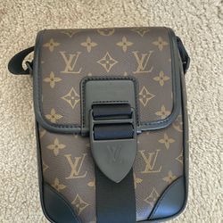 Luis Vuitton Archy Messenger PM