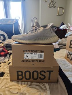 YEEZY BOOST 350