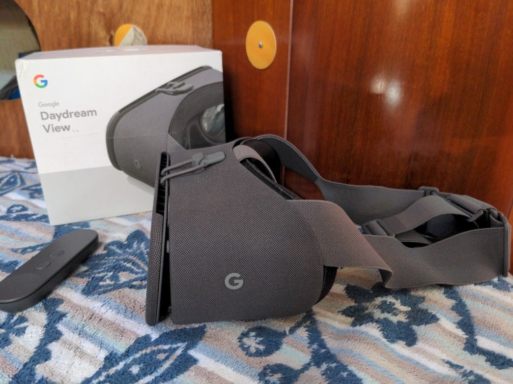 Google Dream View (VR Headset)