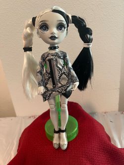 Rainbow High Doll