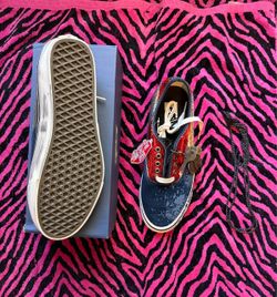 Premium Van Lx authentic 44 charms La Habana red/navy